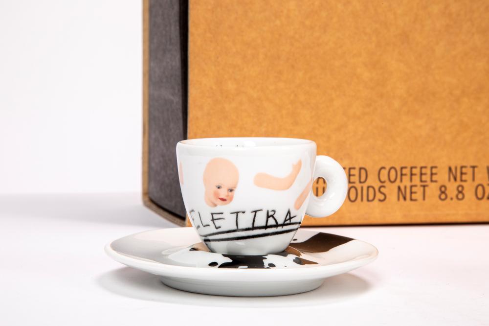 Jannis Kounellis – Soubor čtyř espresso šálků Illycaffè „Illy Collection“, číslováno a signováno (2005) - Obrázek 3