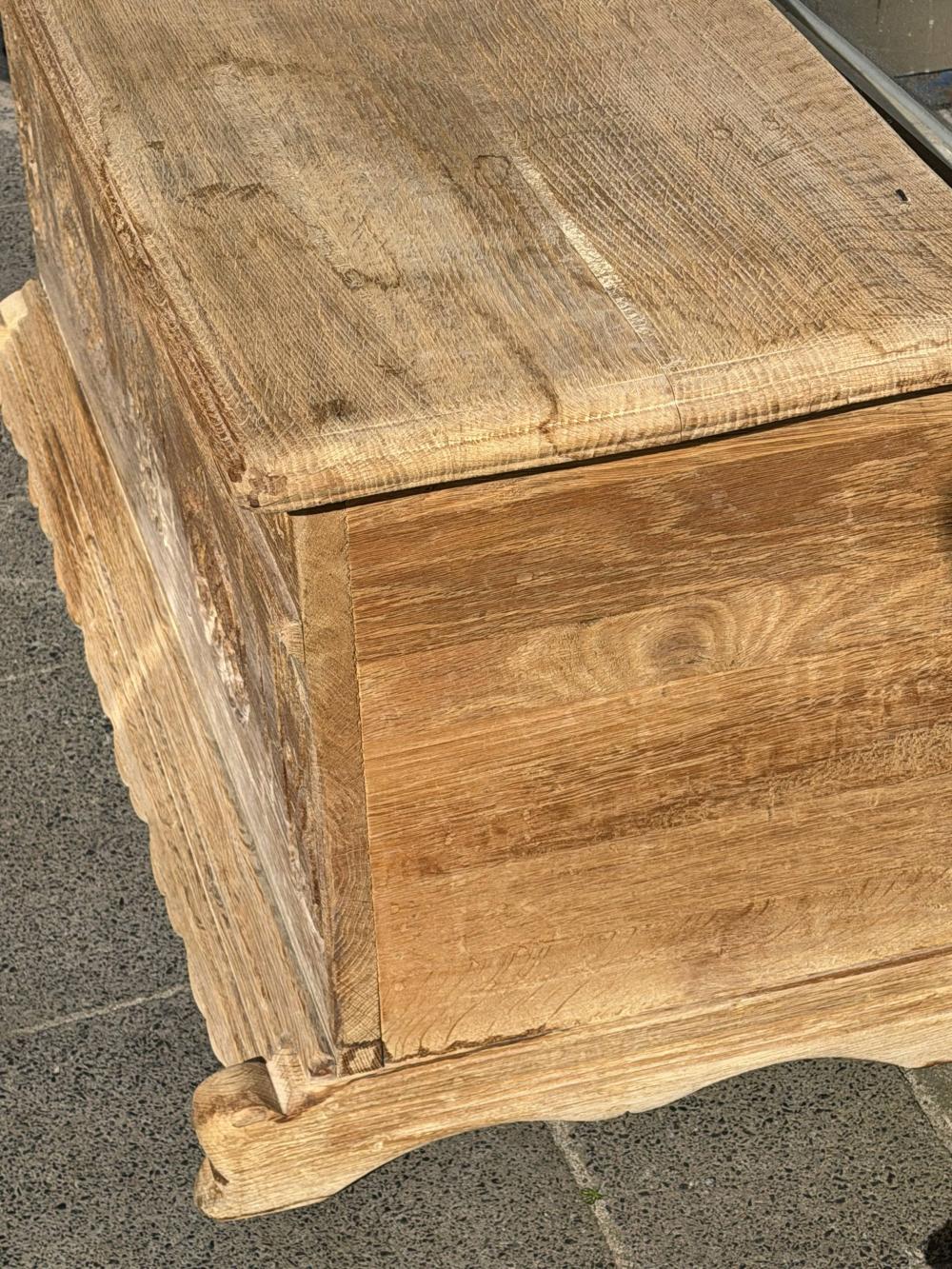 Masivní malá dubová truhla, přírodní provedení - Obrázek 2
